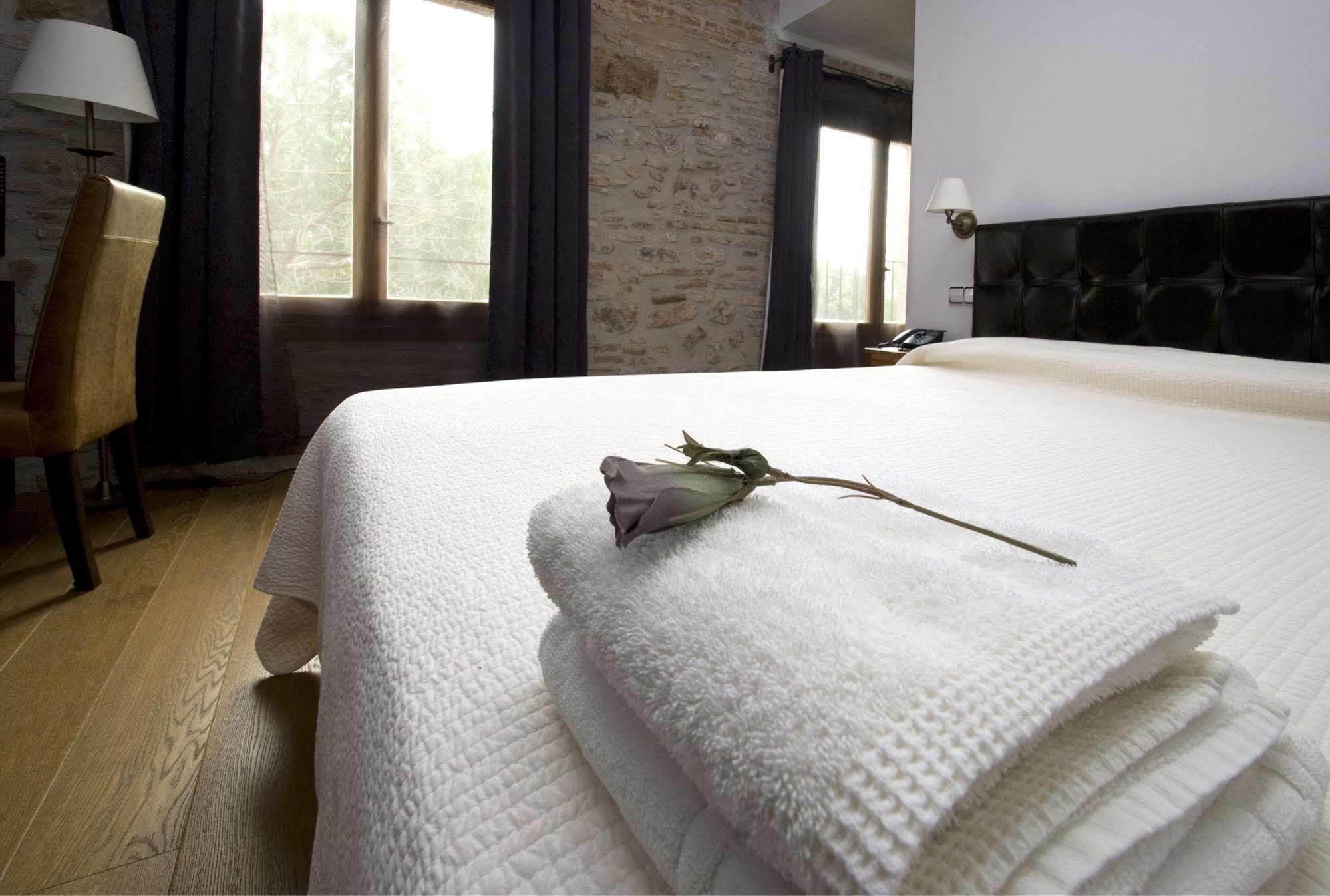 Hotel Moli De La Torre Bigues I Riells Ngoại thất bức ảnh